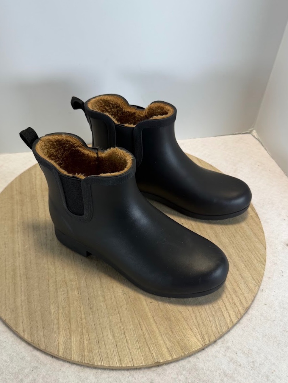 Chooka Chelsea Rain Boots Faux Fur Lined Black Women's US 10 EU 41 NWOT